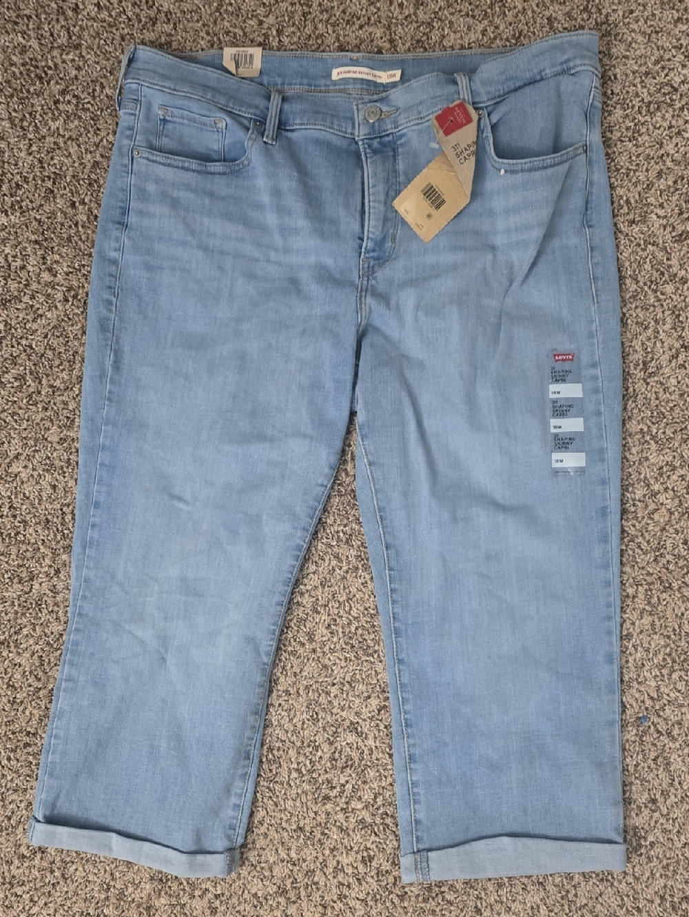 Levi's Light Blue Women's Capris — Classic Cropped Denim